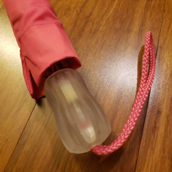 Hot pink umbrella - Picture 3 of 6